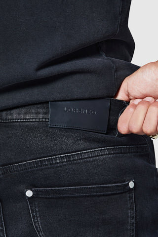 Jean Stacked - Délavage noir à la pierre